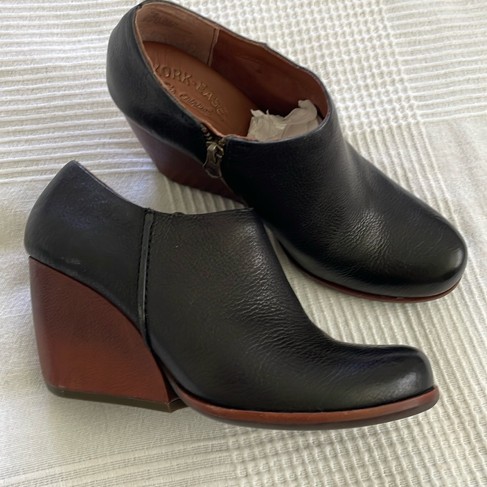 New Kork Ease Holmes Black Booties